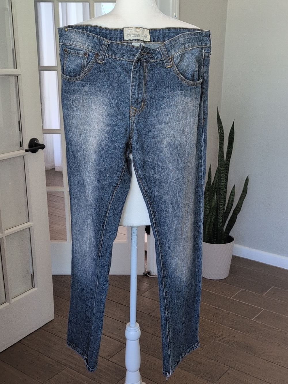 Ecko Unlimited Men's 714 Straight Washed Jeans 34 X 30